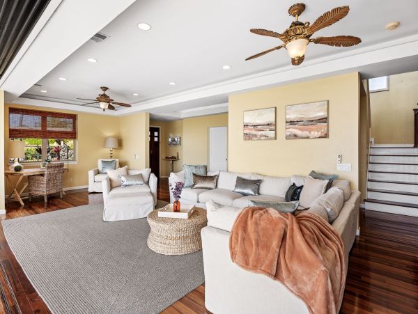 Tropical Luxury Retreat in Kailua Kona: Spacious 4-Bedroom Home with Pool & Stunning Views