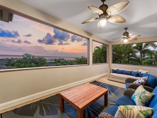 Tropical Luxury Retreat in Kailua Kona: Spacious 4-Bedroom Home with Pool & Stunning Views
