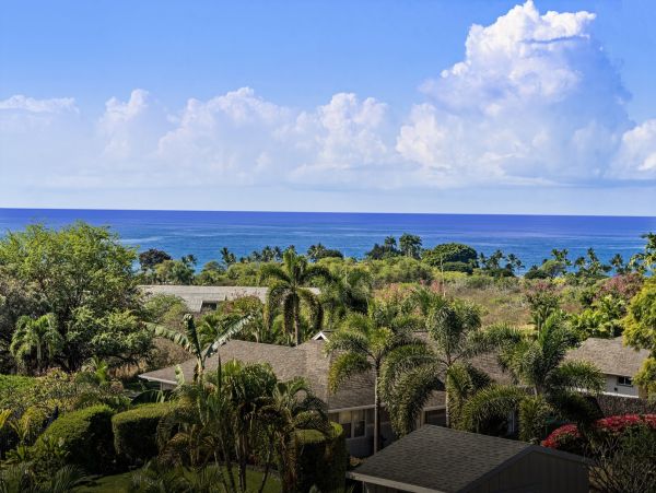Tropical Luxury Retreat in Kailua Kona: Spacious 4-Bedroom Home with Pool & Stunning Views
