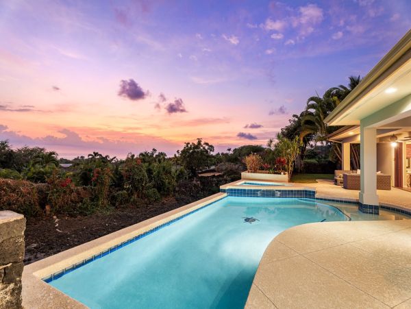 Tropical Luxury Retreat in Kailua Kona: Spacious 4-Bedroom Home with Pool & Stunning Views