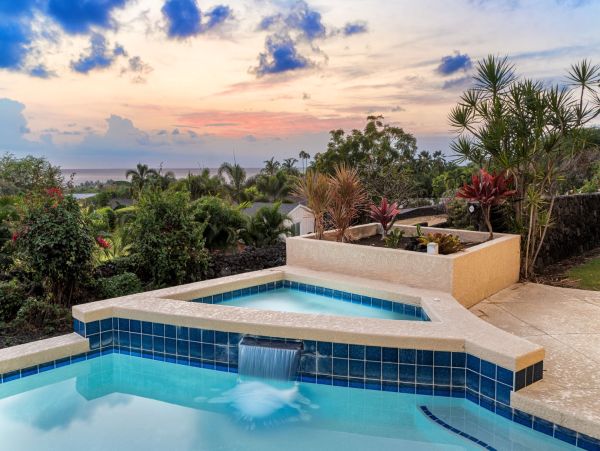 Tropical Luxury Retreat in Kailua Kona: Spacious 4-Bedroom Home with Pool & Stunning Views