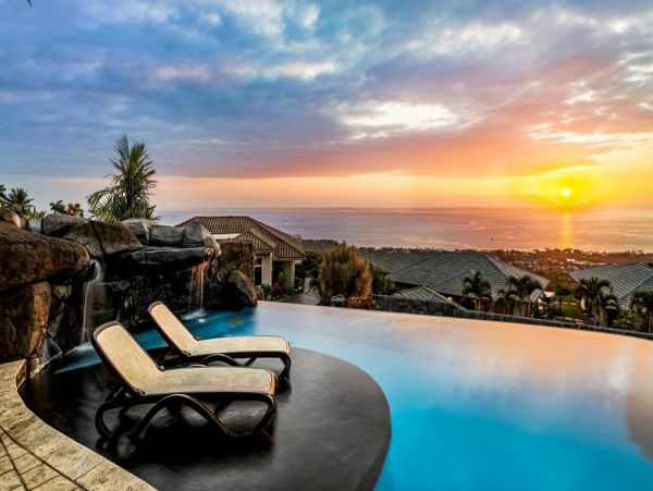 Luxurious Kailua Kona Retreat with Infinity Pool and Ocean Views