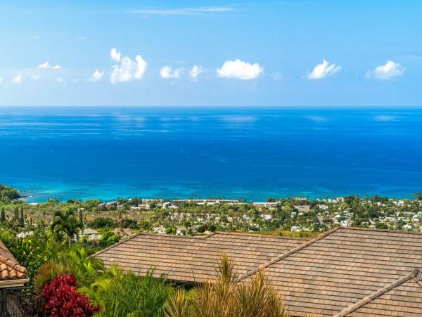 Luxurious Kailua Kona Retreat with Infinity Pool and Ocean Views