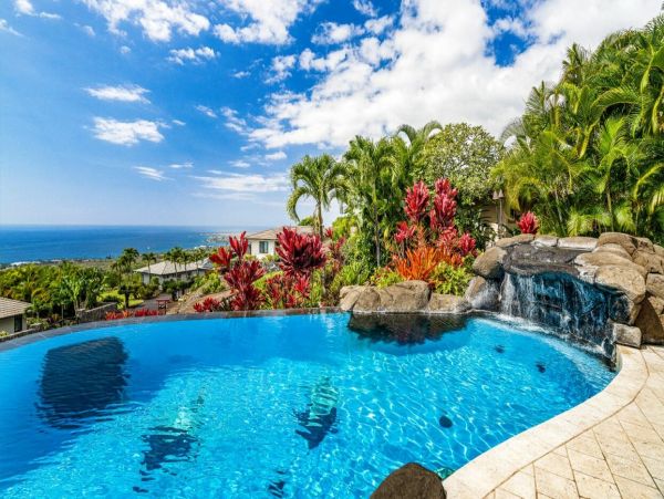 Luxurious Kailua Kona Retreat with Infinity Pool and Ocean Views