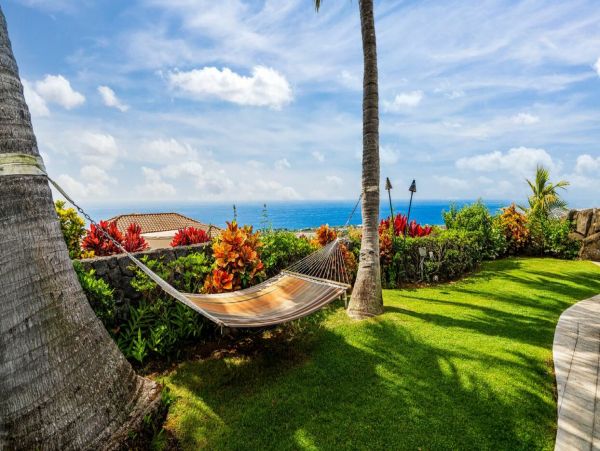 Luxurious Kailua Kona Retreat with Infinity Pool and Ocean Views