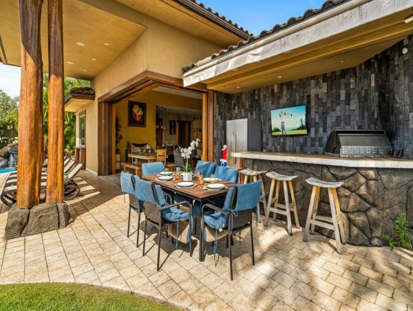 Luxurious Kailua Kona Retreat with Infinity Pool and Ocean Views