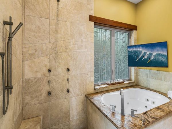 Luxurious Kailua Kona Retreat with Infinity Pool and Ocean Views