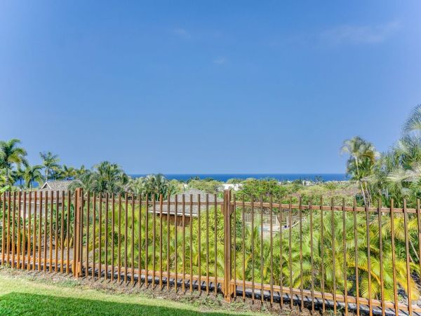 Luxury Vacation Rental with 3 Bedrooms in Kailua Kona