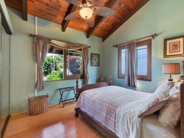 Kona Hawaiian Home with panoramic ocean view