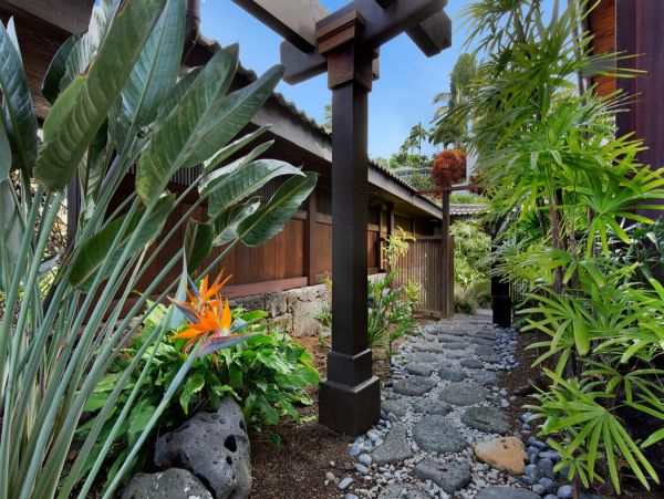 Kona Hawaiian Home with panoramic ocean view