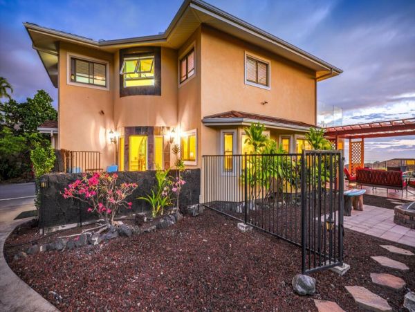 Big Island Vacation Rental Kona - Luxury Home with Pool, Rooftop Deck & Ocean Views