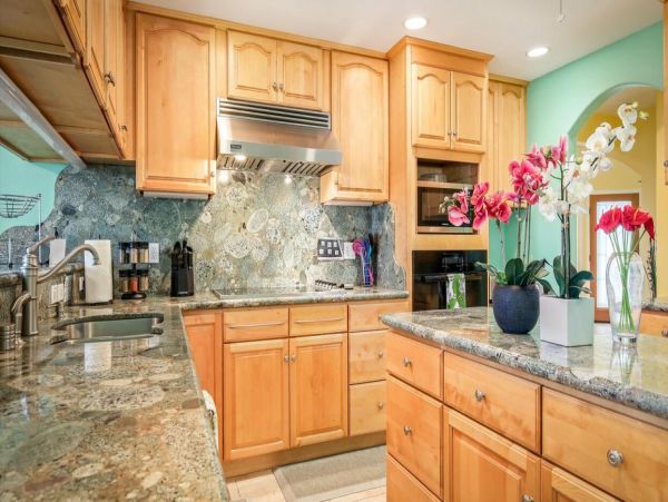 Big Island Vacation Rental Kona - Luxury Home with Pool, Rooftop Deck & Ocean Views