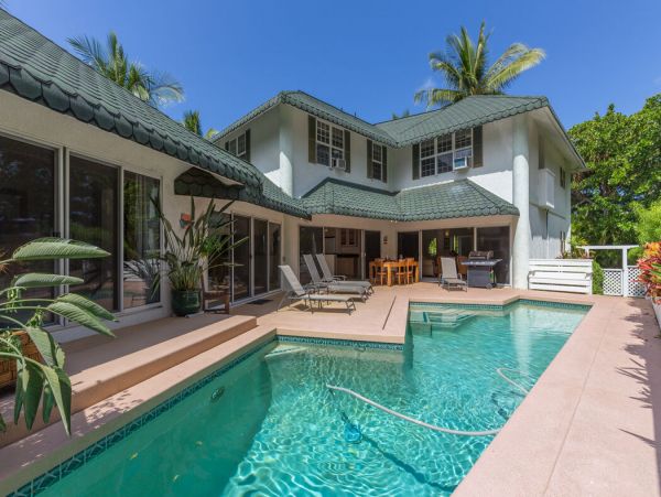 Only 150 Ft From The Beach Pure Luxury
