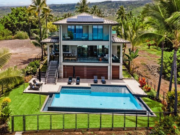 Gorgeous Kailua-Kona Vacation Home with Private Pool & Views