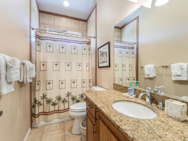 Three Bedroom Luxurious Hawaiian Retreat in Kailua Kona