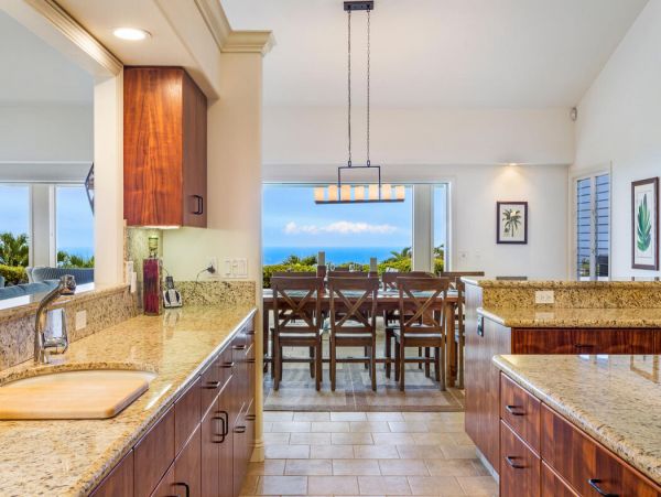 Ocean View 4 Bedroom with Pool and Spa