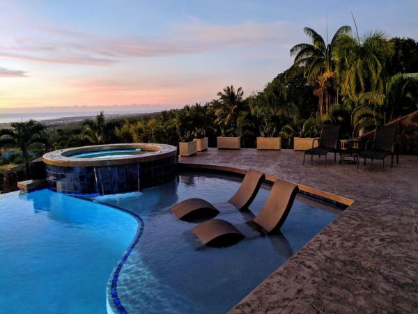 Ocean View 4 Bedroom with Pool and Spa