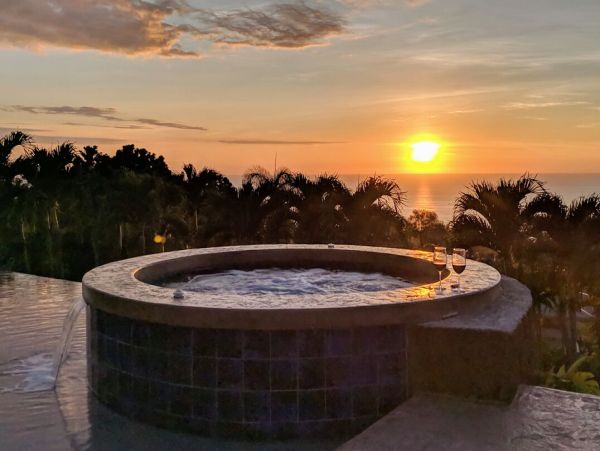 Ocean View 4 Bedroom with Pool and Spa