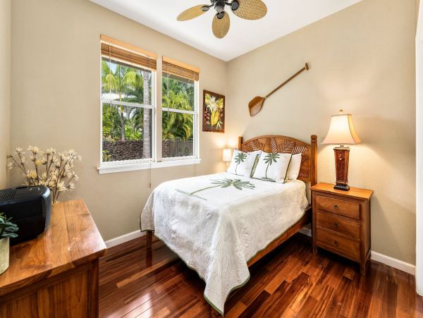 Kailua-Kona Oceanfront Three Bedroom Exquisite Vacation Home