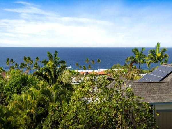 Kailua-Kona Oceanfront Three Bedroom Exquisite Vacation Home
