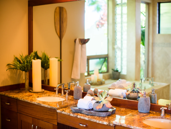 Elegant Kona Coast Retreat with Panoramic Ocean Views & Infinity Pool