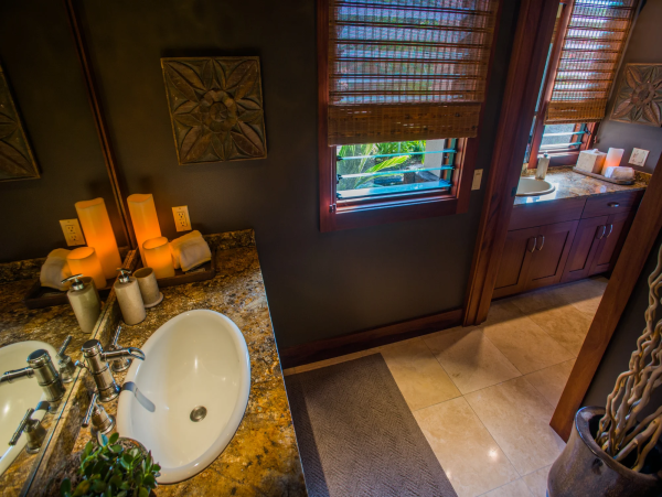Elegant Kona Coast Retreat with Panoramic Ocean Views & Infinity Pool