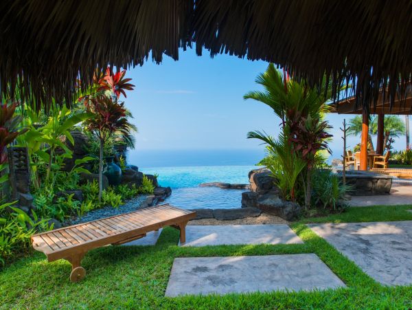 Elegant Kona Coast Retreat with Panoramic Ocean Views & Infinity Pool