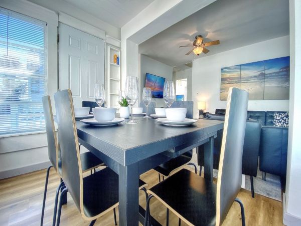 Cozy Coastal Gem Vacation Home In Indian Shores Four Guests