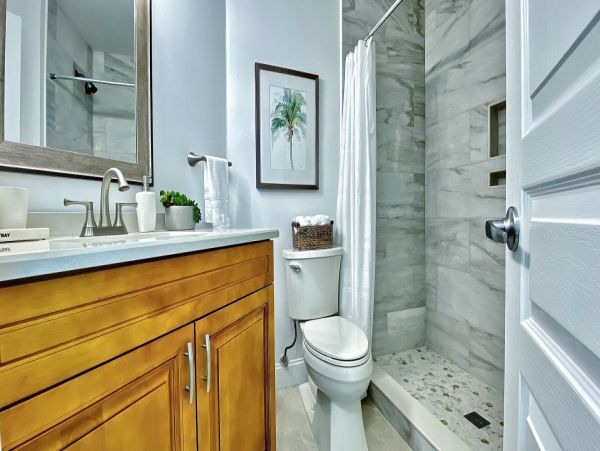 Lovely Two Bedroom Vacation Condo in St. Petersburg Sleeps 6