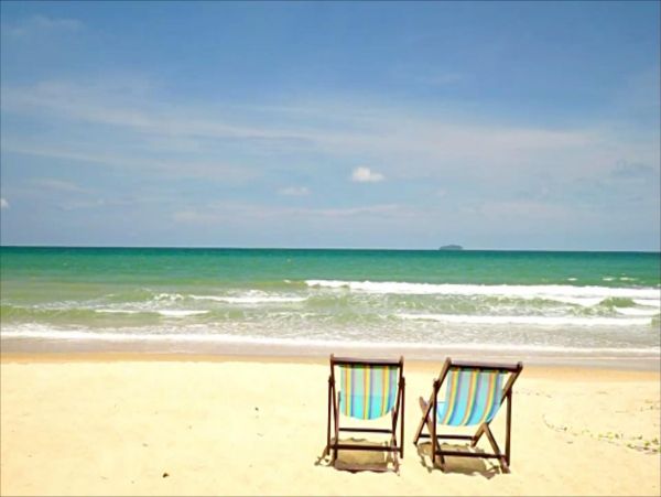 Lovely Two Bedroom Vacation Condo in St. Petersburg Sleeps 6