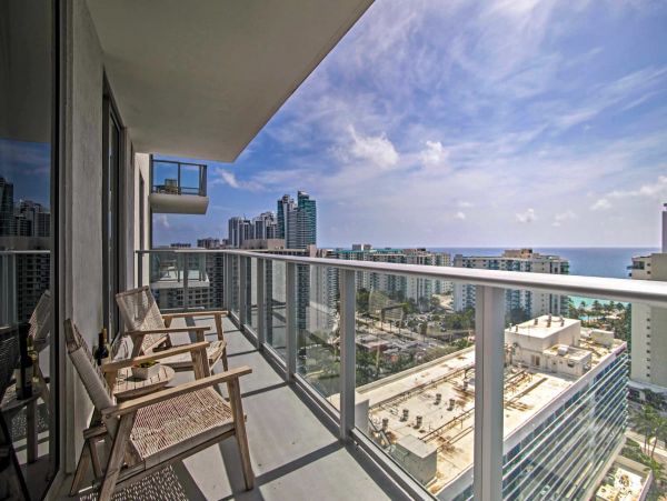 Hollywood FL Chic Vacation Condo Just Steps from the Beach