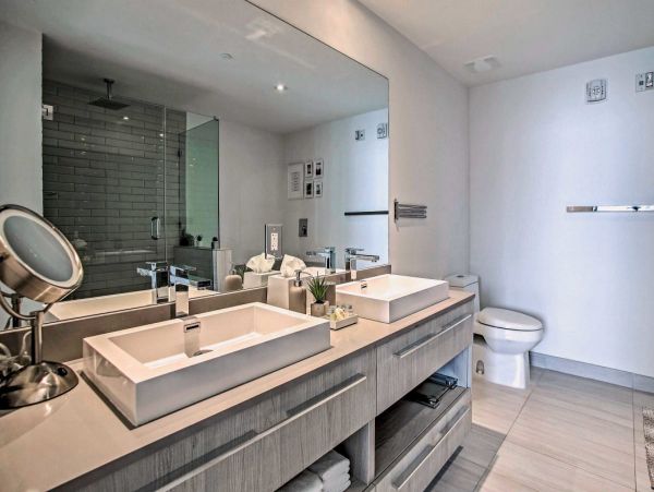 Hollywood FL Chic Vacation Condo Just Steps from the Beach