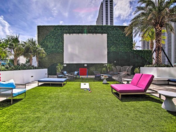 Hollywood FL Chic Vacation Condo Just Steps from the Beach