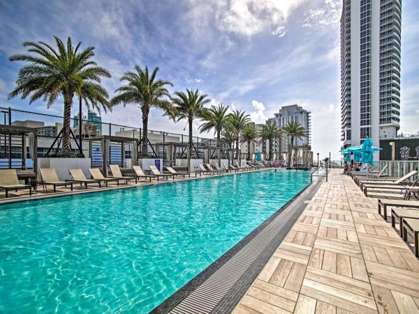 Hollywood FL Chic Vacation Condo Just Steps from the Beach