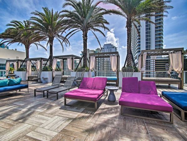 Hollywood FL Chic Vacation Condo Just Steps from the Beach