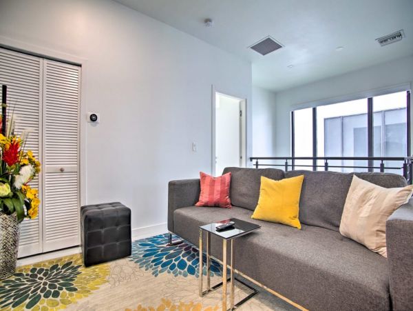 Luxury Three Bedroom Rental Pool Home in Fort Lauderdale