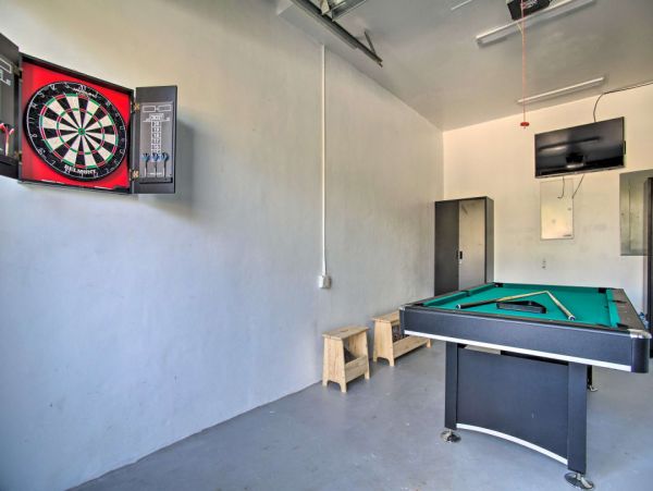 Luxury Three Bedroom Rental Pool Home in Fort Lauderdale