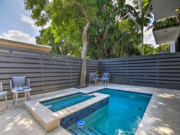 Luxury Three Bedroom Rental Pool Home in Fort Lauderdale