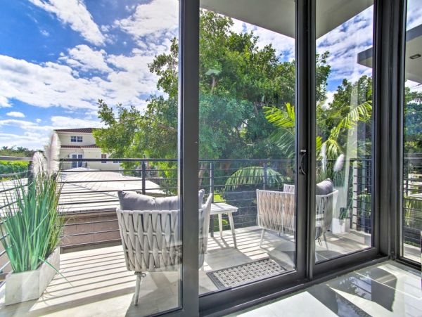 Luxury Three Bedroom Rental Pool Home in Fort Lauderdale
