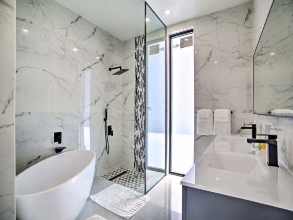 Luxury Three Bedroom Rental Pool Home in Fort Lauderdale