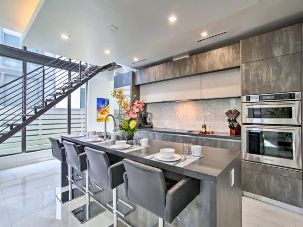 Luxury Three Bedroom Rental Pool Home in Fort Lauderdale