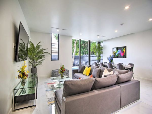 Luxury Three Bedroom Rental Pool Home in Fort Lauderdale