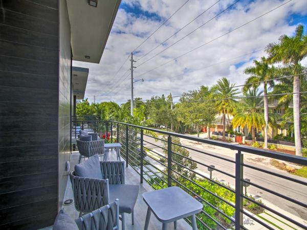 Luxury Three Bedroom Rental Pool Home in Fort Lauderdale