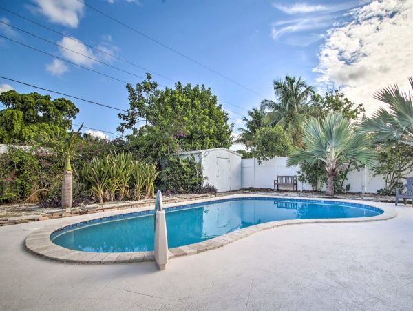4 Bedroom Vacation Rental in Deerfield Beach Private Pool