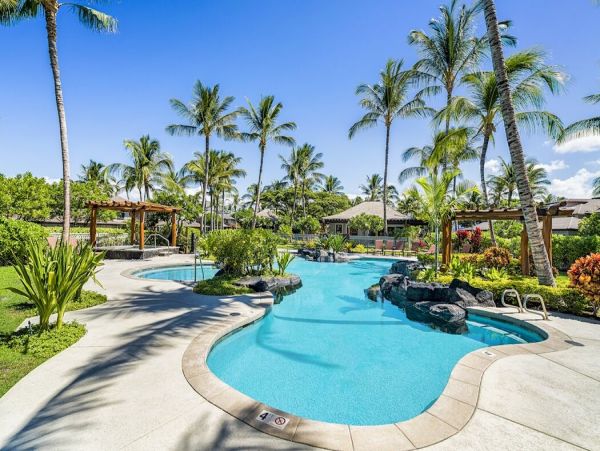 Stunning Villa, Views & Beach Club Access