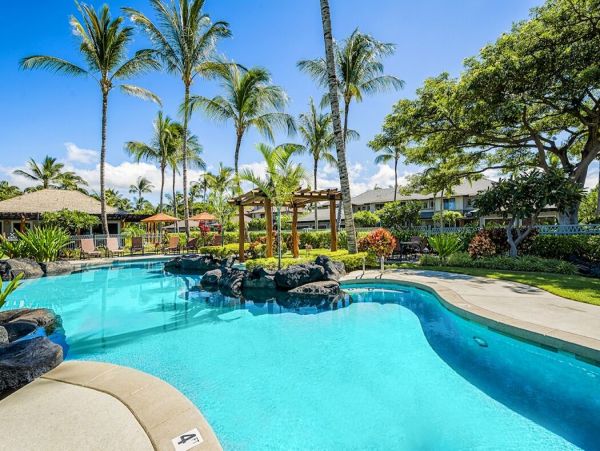 Stunning Villa, Views & Beach Club Access