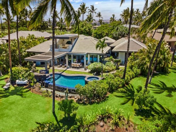 Big Island 4 Bedroom Villa Infinity Pool and Ocean View
