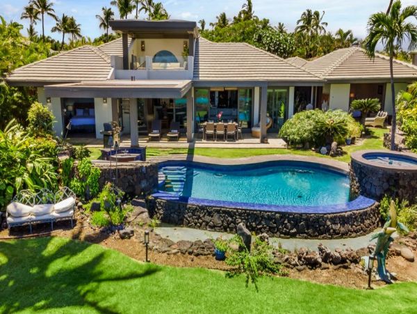 Big Island 4 Bedroom Villa Infinity Pool and Ocean View