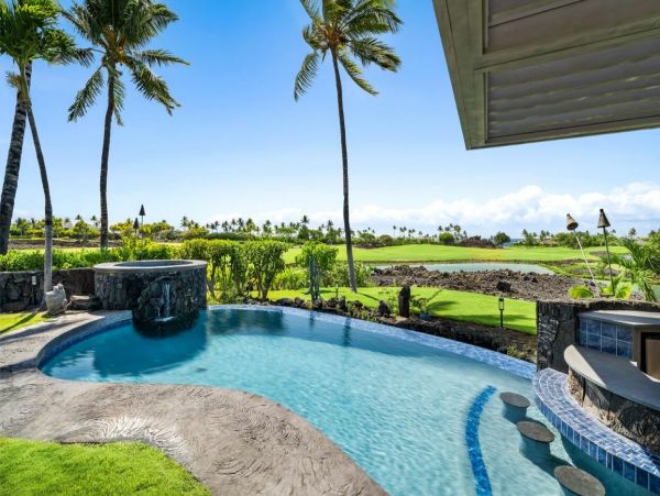Big Island 4 Bedroom Villa Infinity Pool and Ocean View