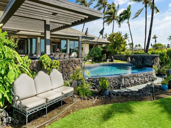Big Island 4 Bedroom Villa Infinity Pool and Ocean View